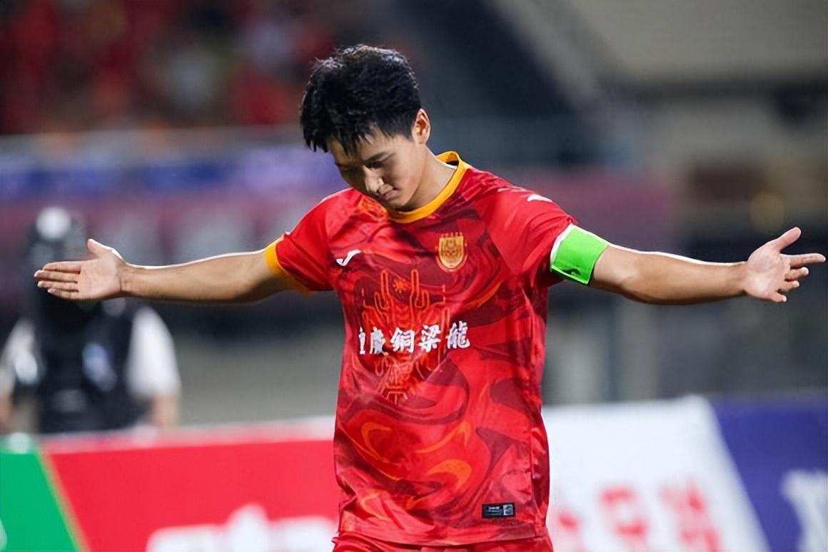 开云平台-喜讯！鲁能首位爆发的08后新星诞生，热身赛攻破巴萨梯队大门